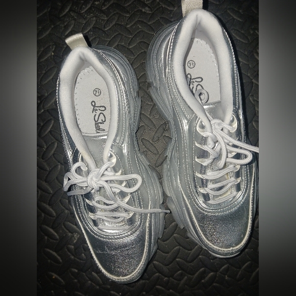 Women Silver Metallic Chunky Platform Sneakers - Picture 8 of 11